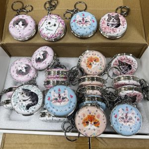 LMA-05 KÖPEK DESENLİ ANAHTARLIKLI MAKYAJ AYNASI KUTU 24’LÜ CEP AYNA