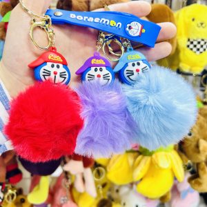 PA-1010 DOREAMON TÜYLÜ PONPON ANAHTARLIK KÜÇÜK BOY PAKETİ 12’Lİ